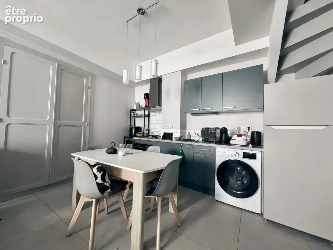 Maison de ville sur 3 niveaux, 62m², 2 chambres et une pièce, cave - photo 2