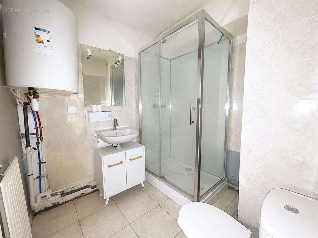 Studio avec balcon, ascenseur et parking - photo 6