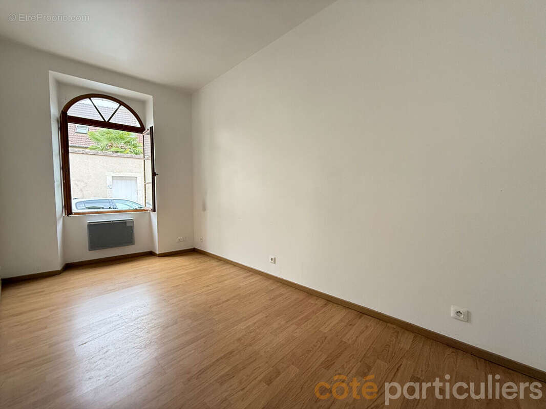 Maison à SAINT-AMAND-MONTROND