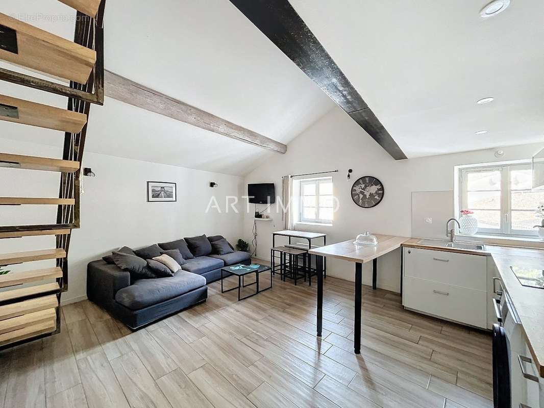 Appartement à FONTAINE-DE-VAUCLUSE