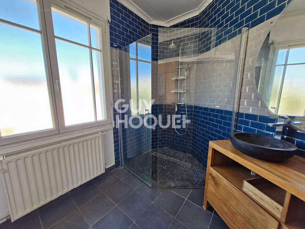 Appartement à FONTENAY-SOUS-BOIS