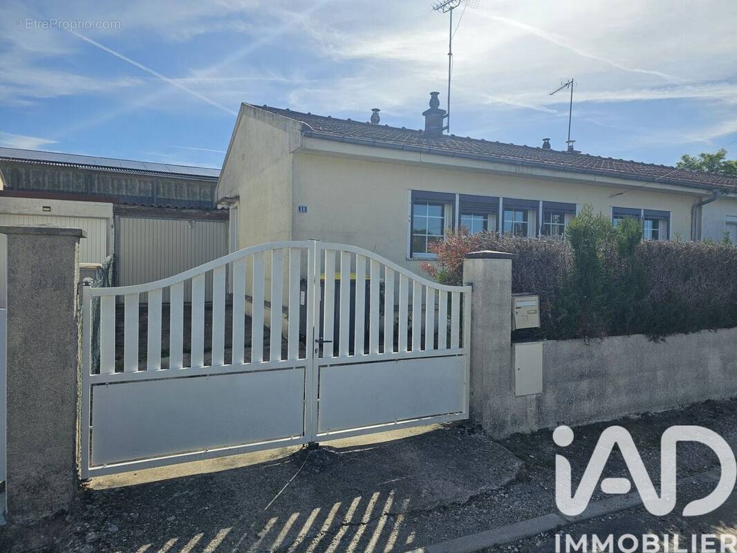 Photo 1 - Maison à SAINT-VALERIEN
