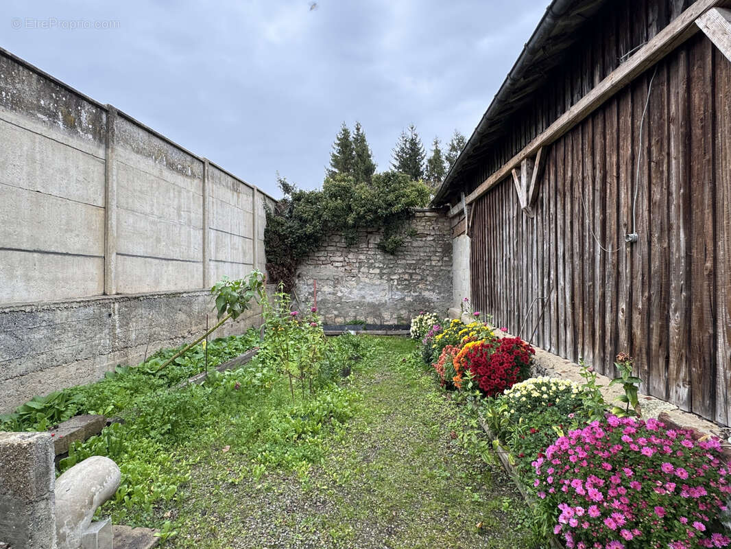 Maison à SAINT-EVROULT-NOTRE-DAME-DU-BOIS