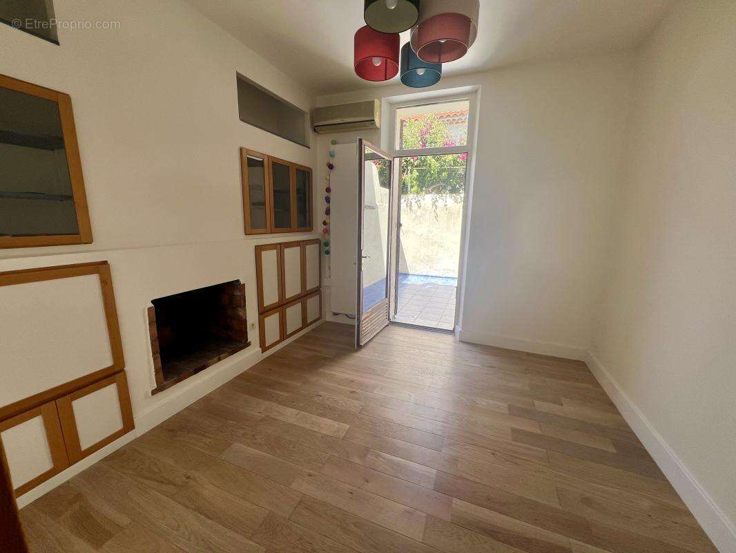 Appartement à MARSEILLE-16E