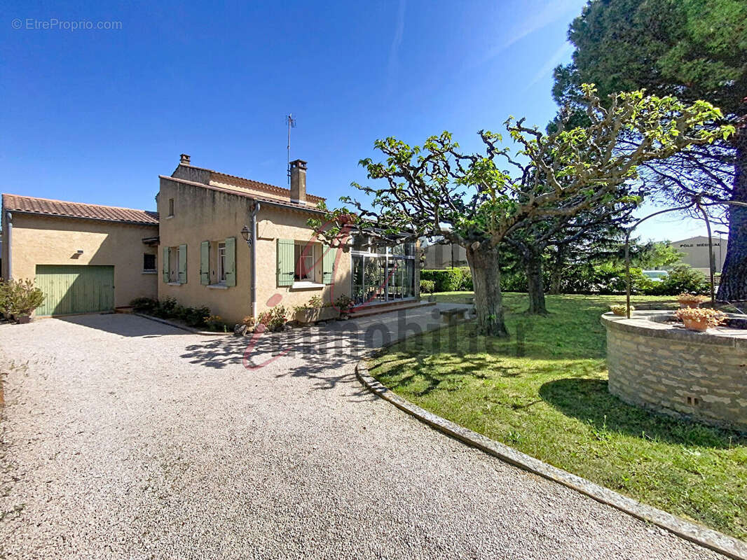 Maison à ROBION