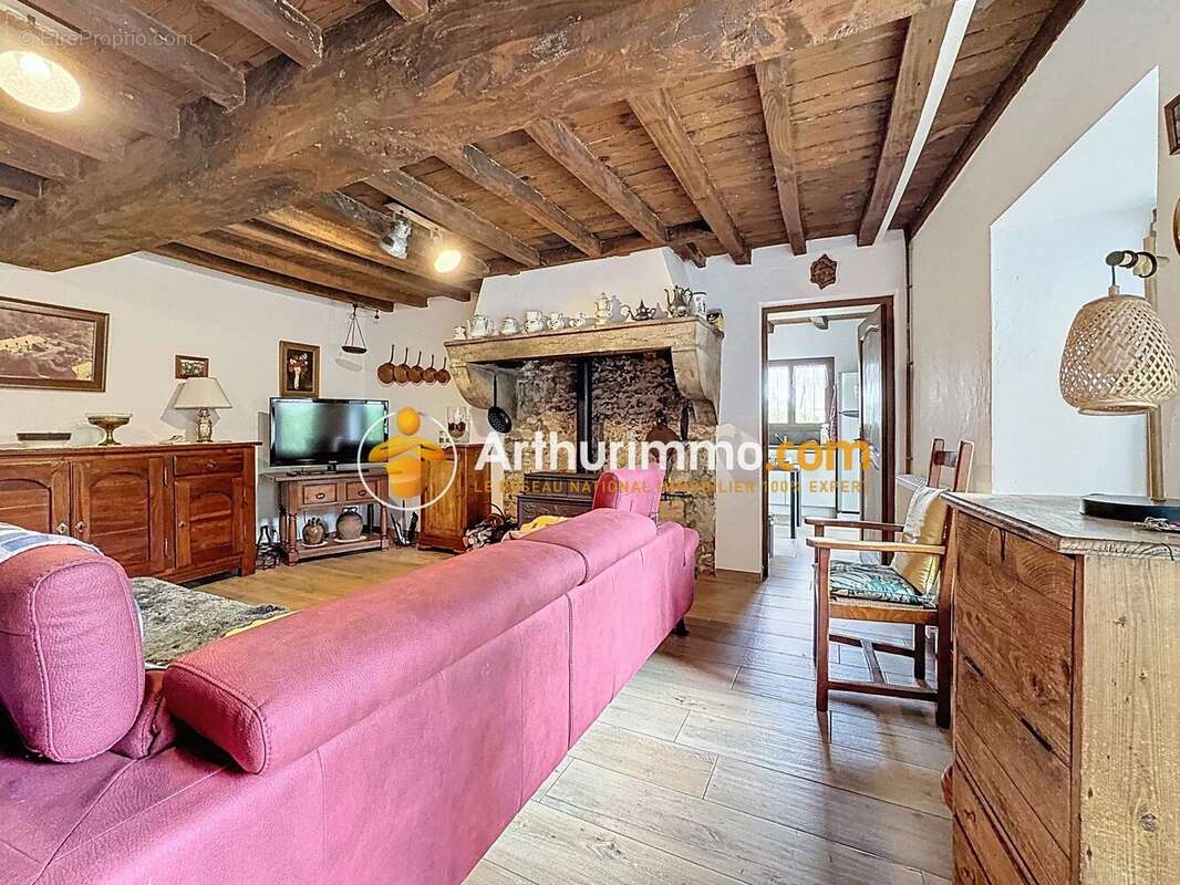 Maison à OPTEVOZ
