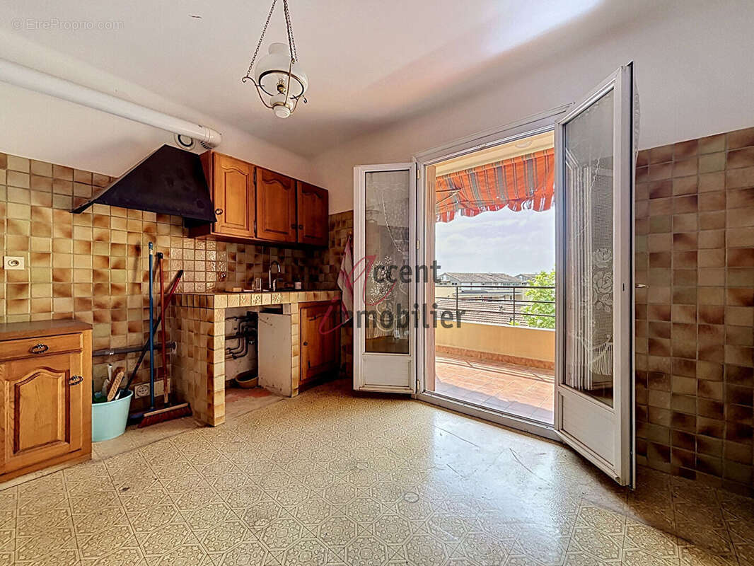 Appartement Cavaillon 3 pièce(s) 104 m2 - photo 5