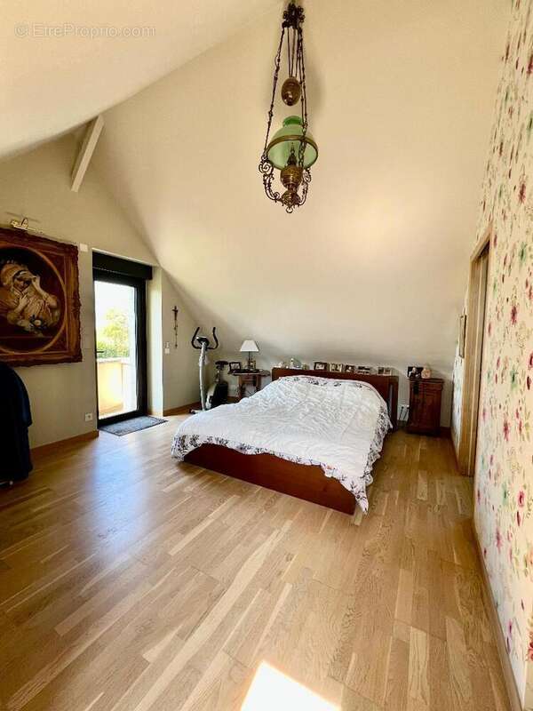   - Maison à ECOUFLANT