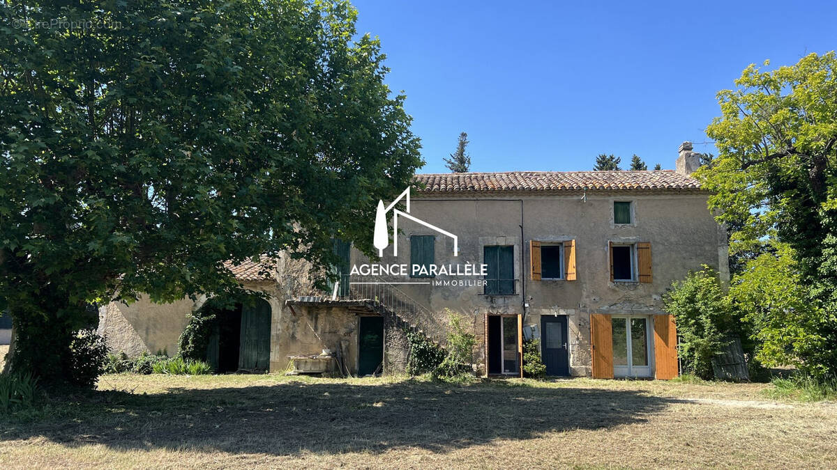 Maison à L'ISLE-SUR-LA-SORGUE