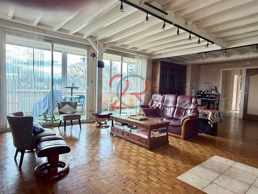 Maison familiale de 229m2 à rénover - photo 2