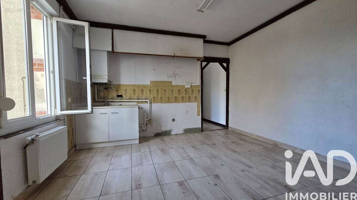 Maison 97 m² à Suippes  - photo 3