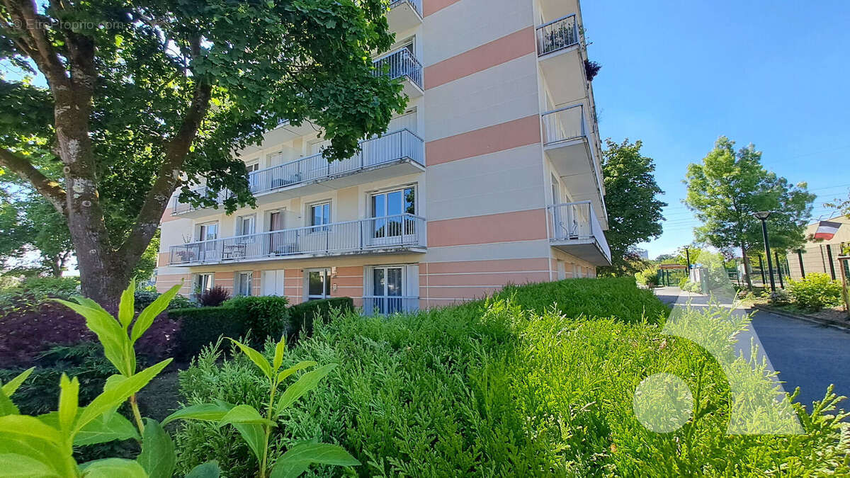 Appartement  F2 Magny les Hameaux 50 m² - photo 7