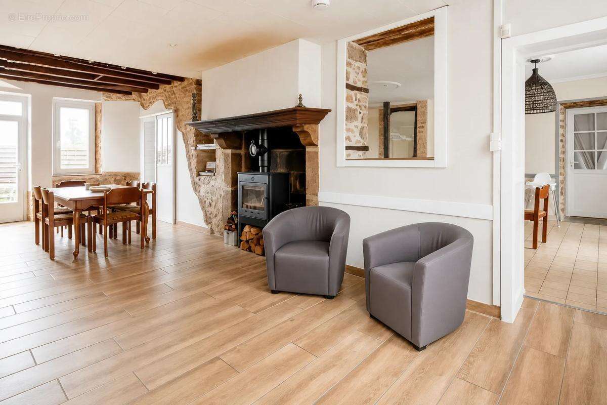 Maison spacieuse de 469 m² à Marsac, 16 pièces - photo 20