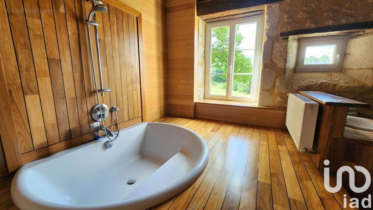 Maison 342 m² à Jaure  - photo 9