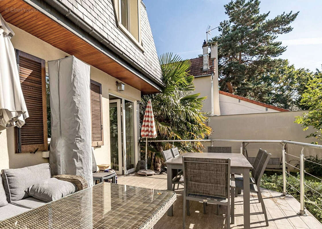 Maison à LIVRY-GARGAN