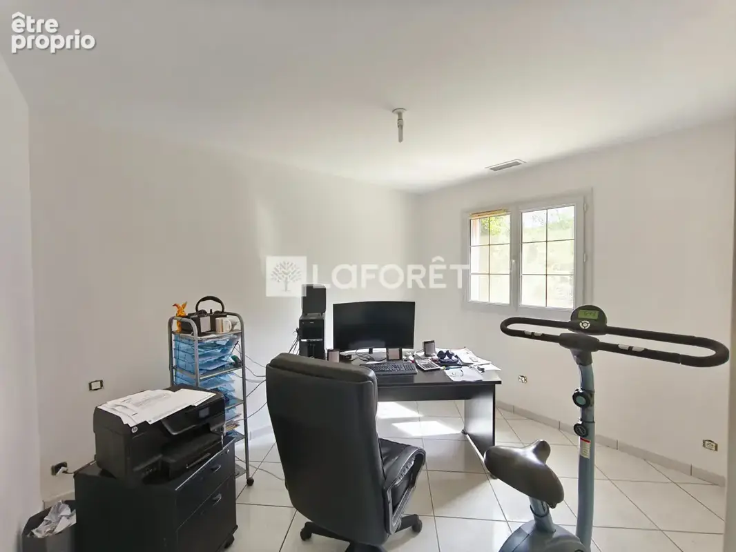 Maison de plain-pied à Reynès avec terrain - photo 10