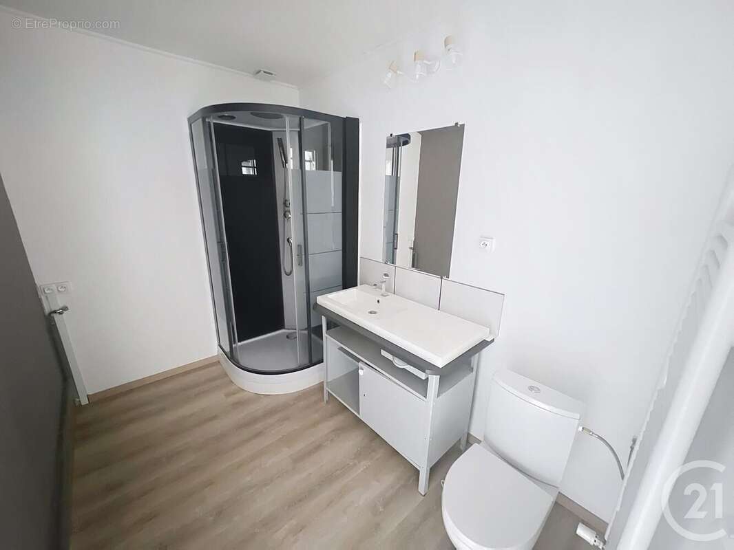 Maison à COULANGES-LA-VINEUSE