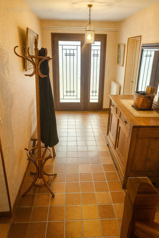 Maison à SAUVIAT-SUR-VIGE