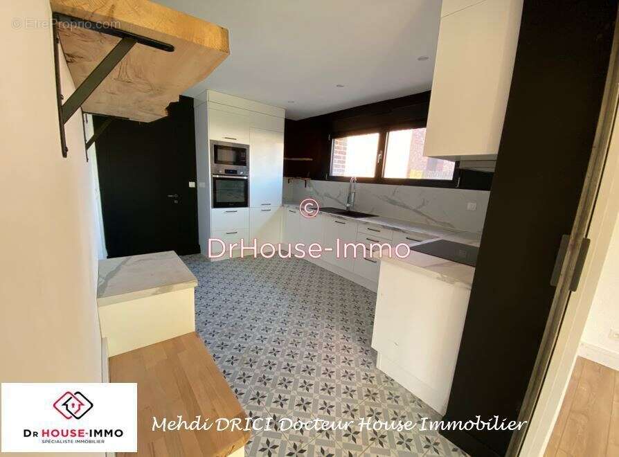 Maison à OSTRICOURT