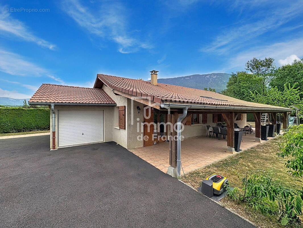 Maison à BELLEGARDE-SUR-VALSERINE