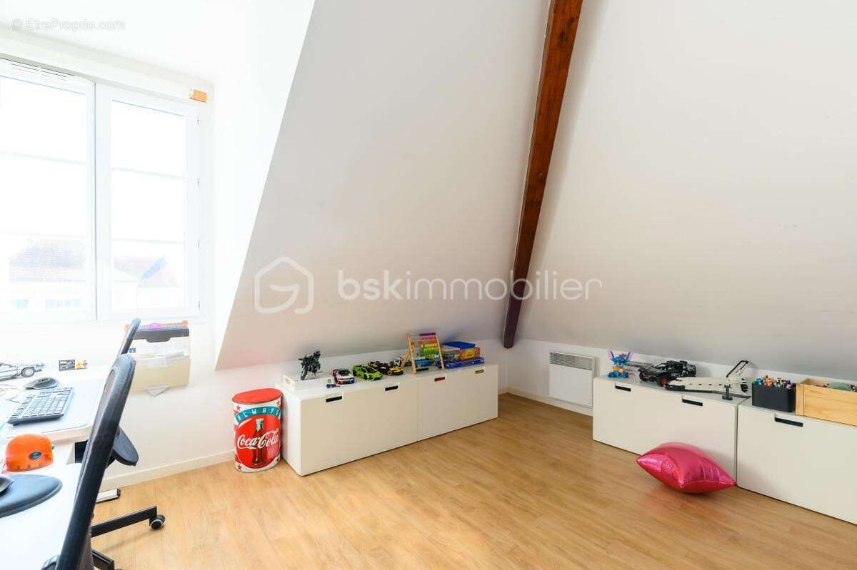 Appartement à BAILLY-ROMAINVILLIERS