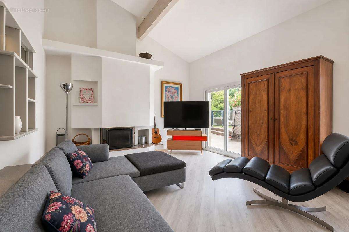 Maison de 8 pièces de 210 m² à Saint-Cyr-sur-le-Rhône - photo 22