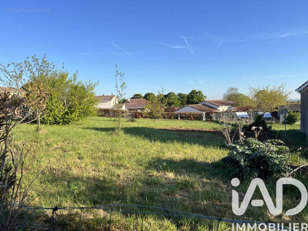 Photo 1 - Terrain à AUCAMVILLE