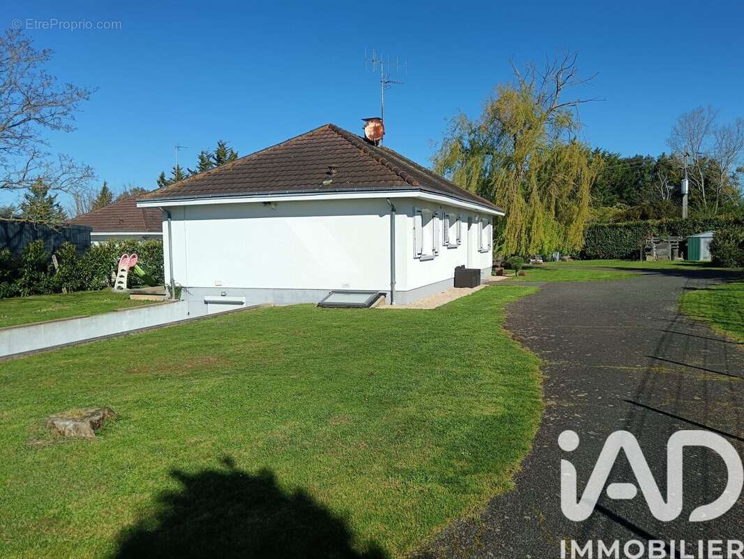 Photo 4 - Maison à LOUZY