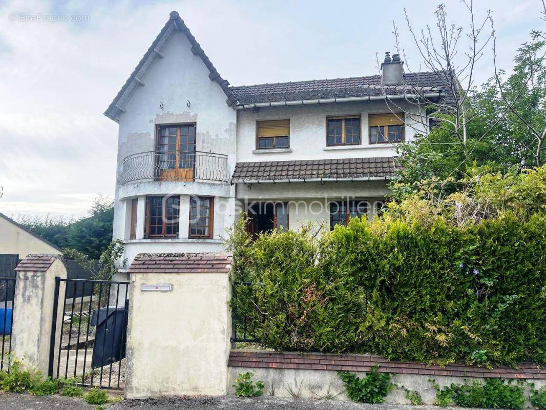 Maison à LE PLESSIS-BELLEVILLE