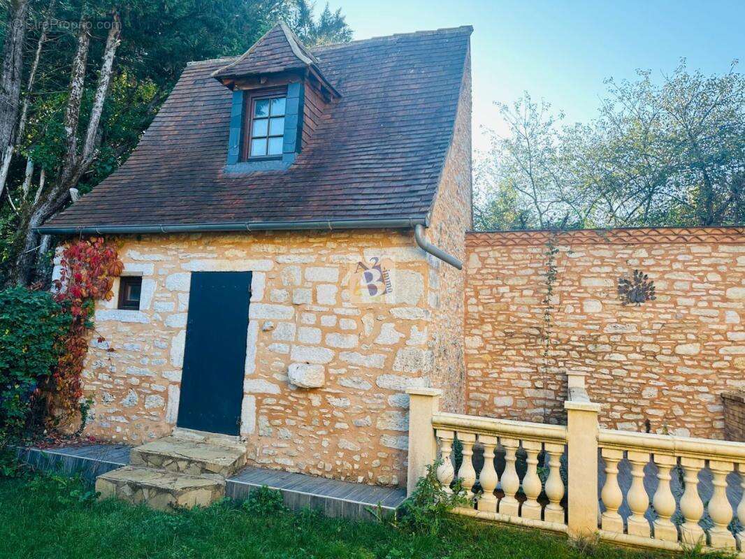 Maison à SAVIGNAC-LES-EGLISES