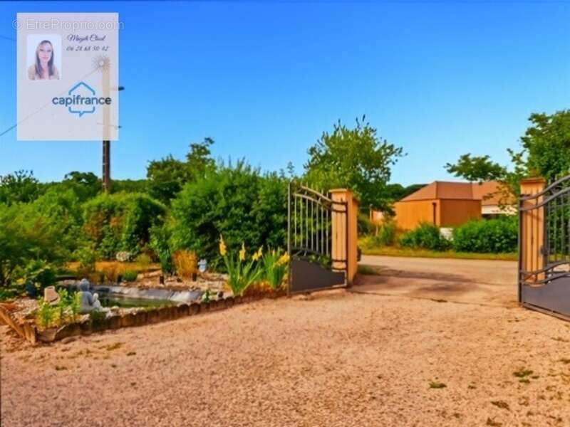 Maison à PIERRE-DE-BRESSE