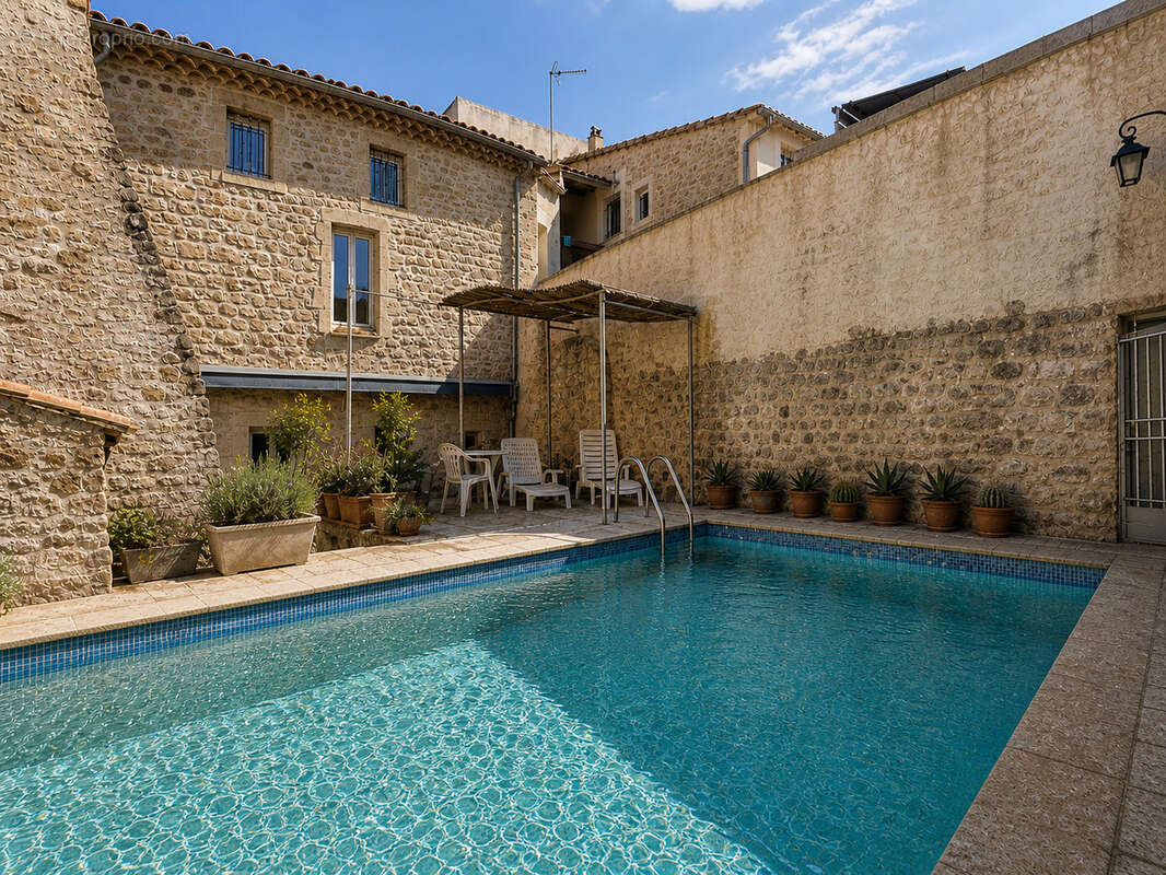 Maison à BOLLENE