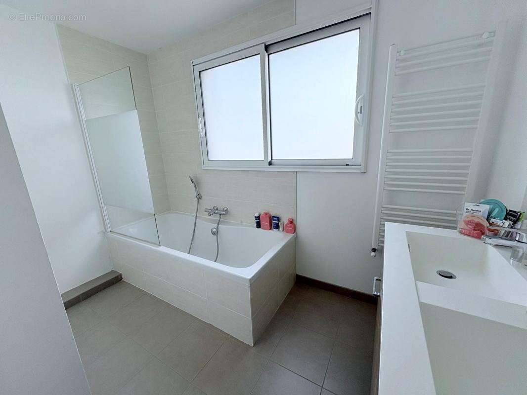 Maison à SAINT-ERBLON