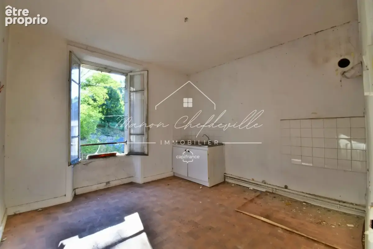 Appartement T3 56,25m² - À RENOVER – Lanobre (15) - photo 7