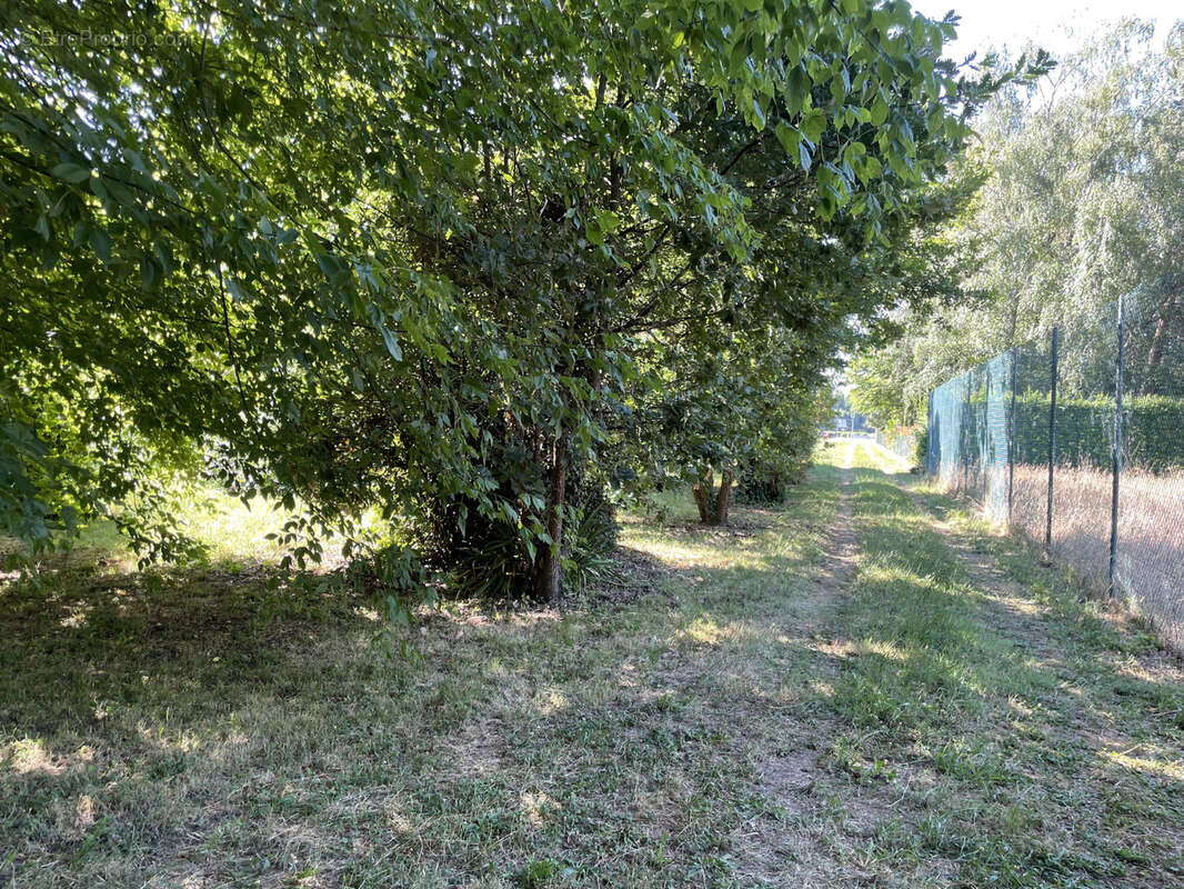 Maison à MOULIETS-ET-VILLEMARTIN