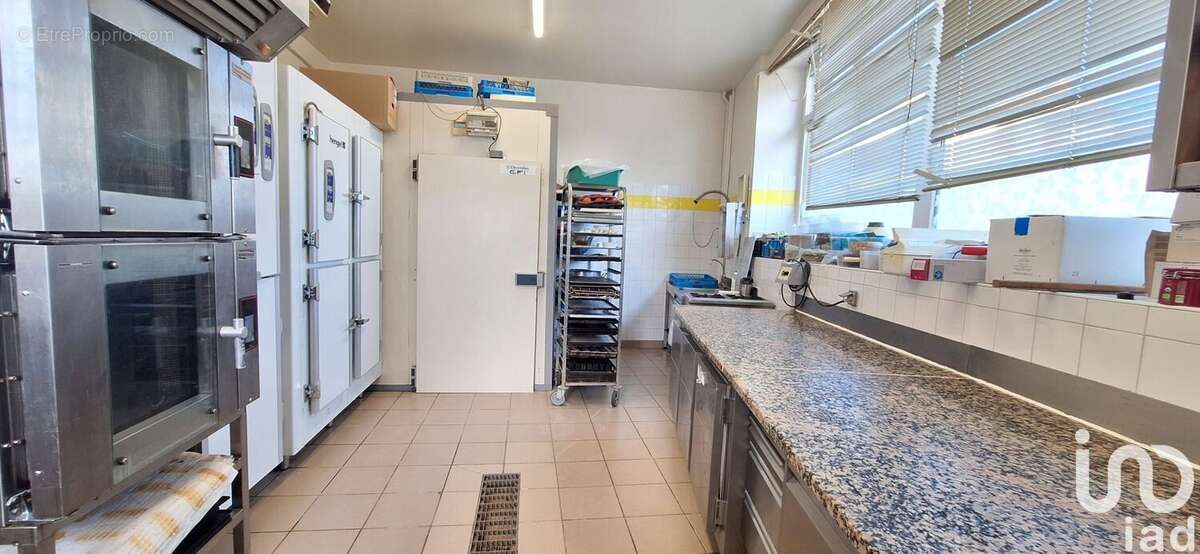 Photo 6 - Commerce à SAINT-GERMAIN-SUR-L'ARBRESLE