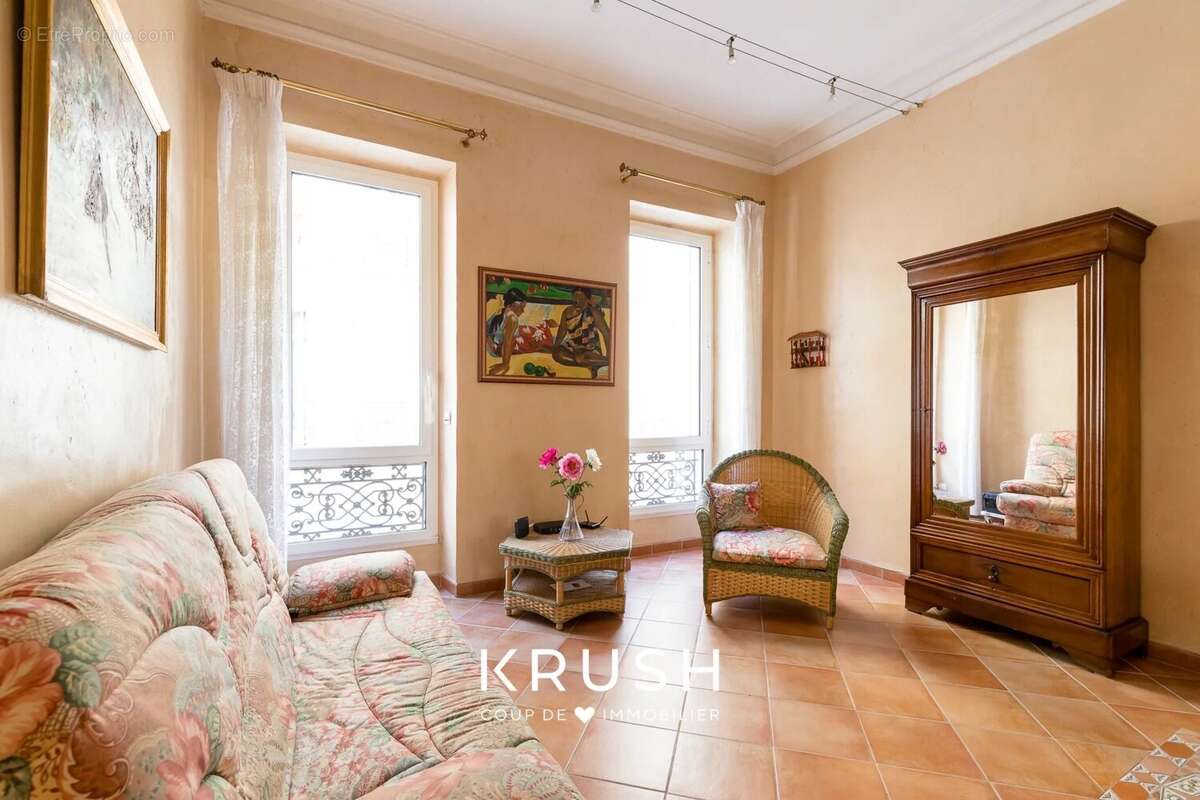 Appartement à MARSEILLE-1E