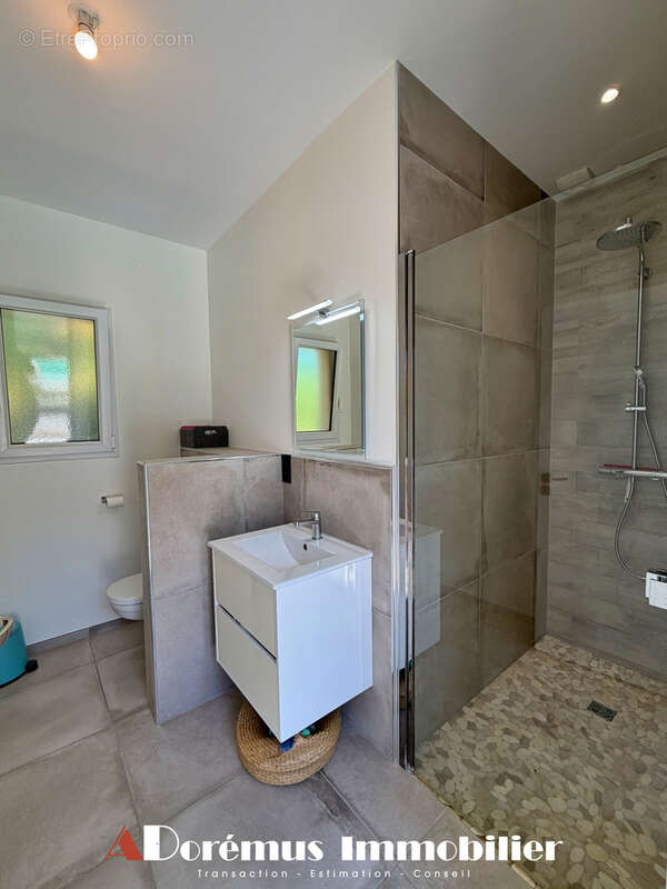Maison contemporaine 149 m2 habitable - 4 chambres + salle de jeux - piscine - photo 11