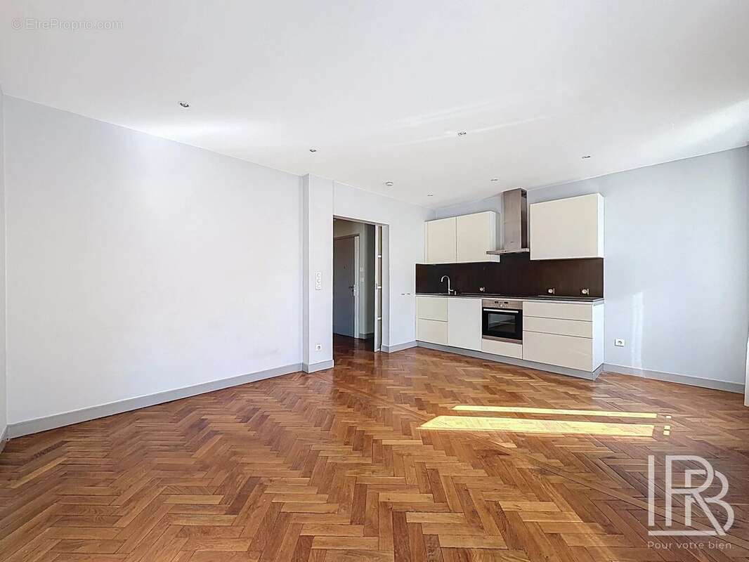 Appartement à MARSEILLE-2E