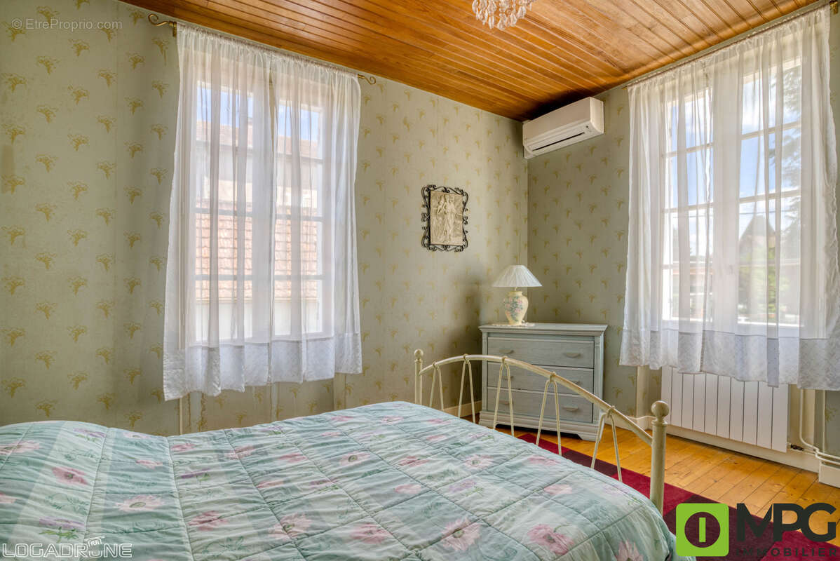 Maison à SAINTE-LIVRADE-SUR-LOT