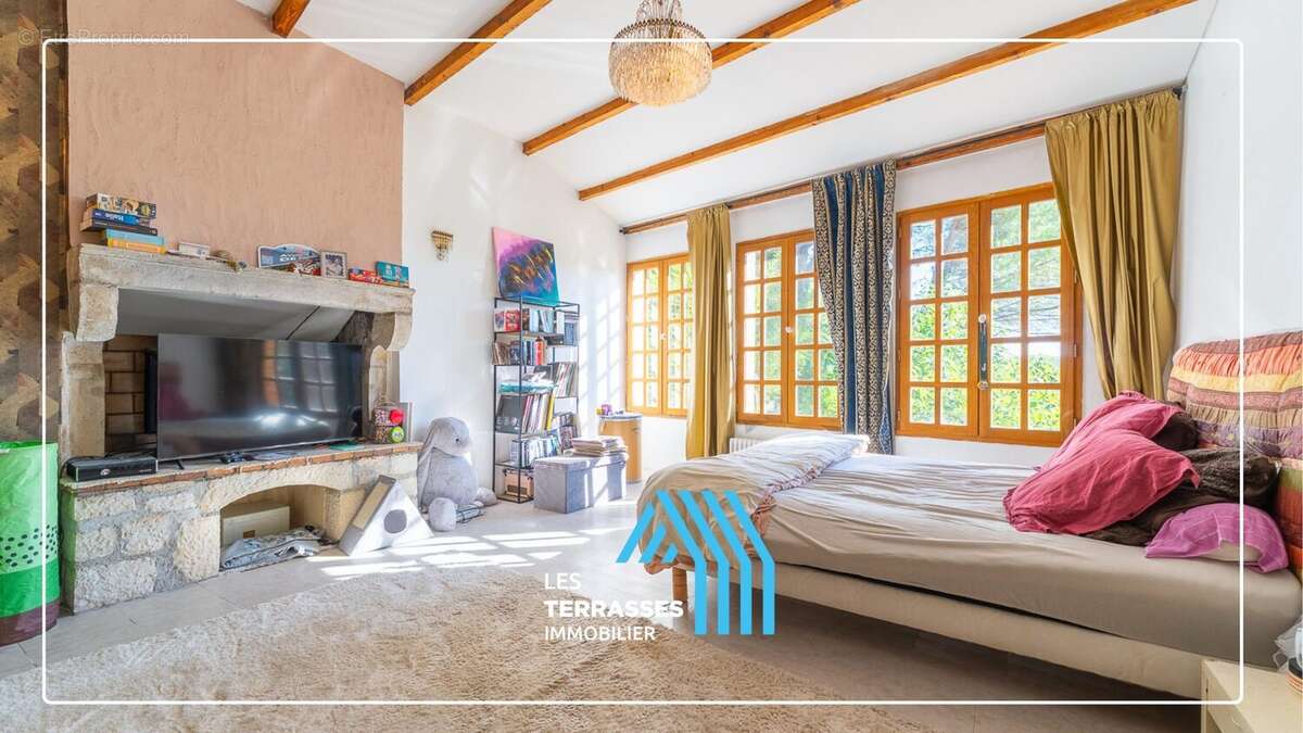 Maison à MONTELIMAR