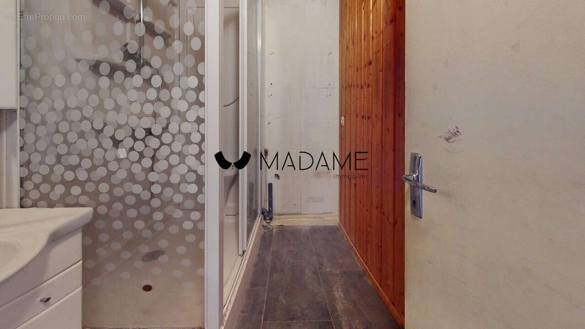 Salle de douche - Appartement à LA MURE