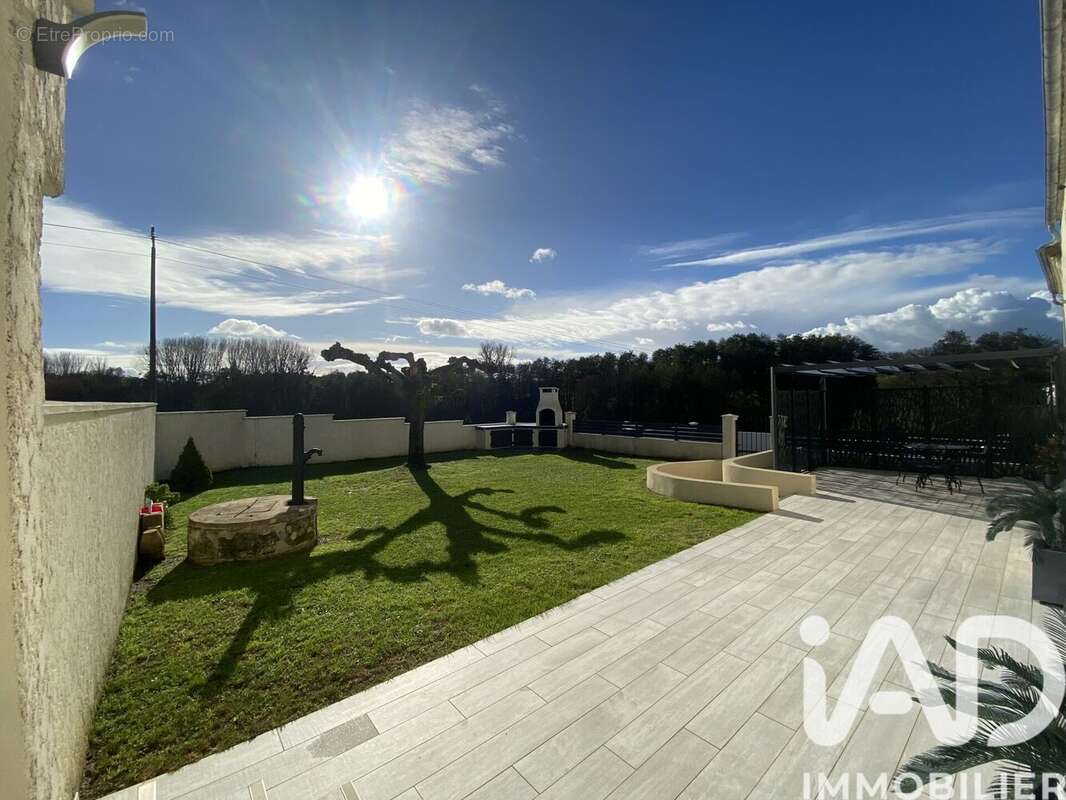 Maison 173 m² à Mombrier  - photo 2