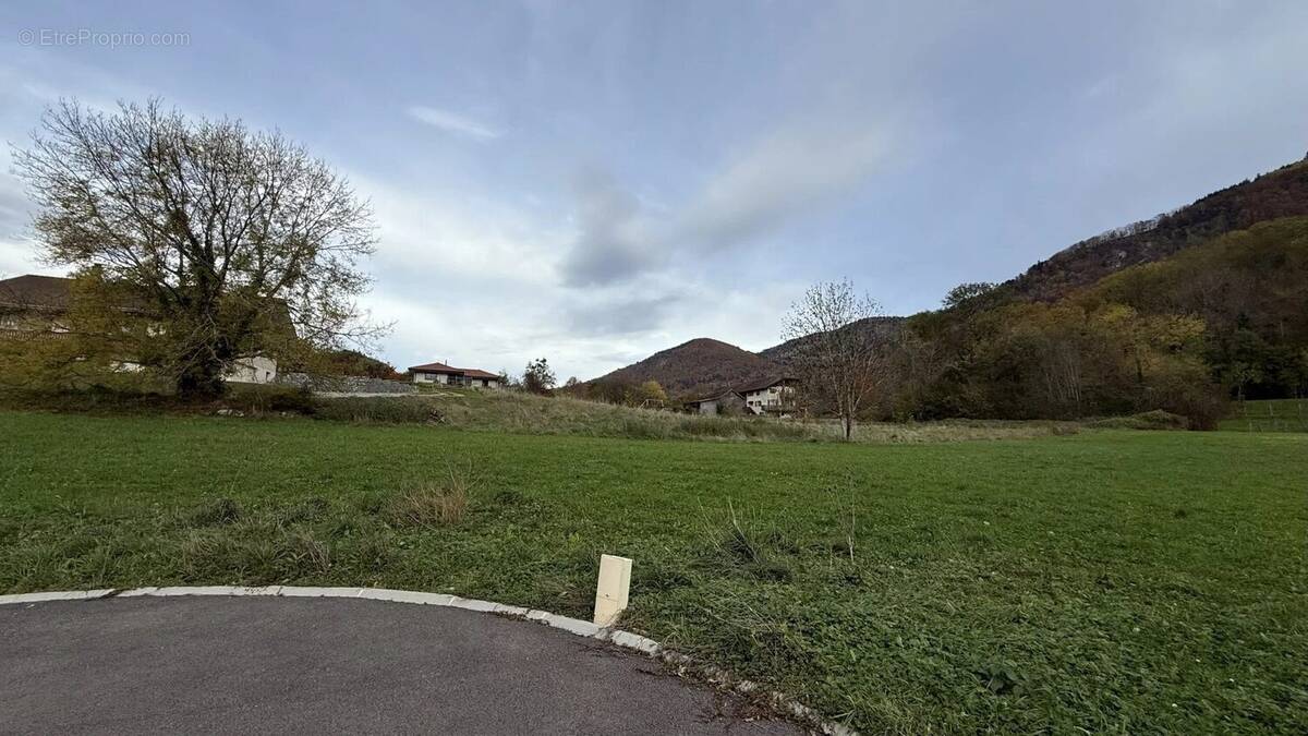 Terrain à CERVENS