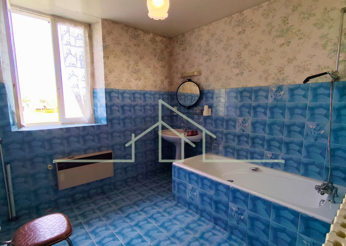 Maison à DOUNOUX