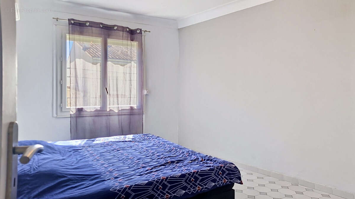 Chambre 1 - Appartement à PERPIGNAN