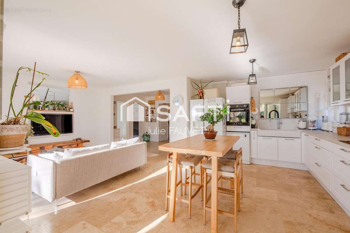 Photo 8 - Maison à SAINT-RAPHAEL