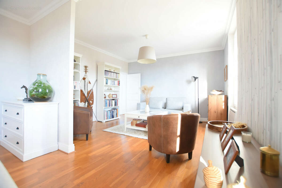 Appartement à LES ESSARTS-LE-ROI