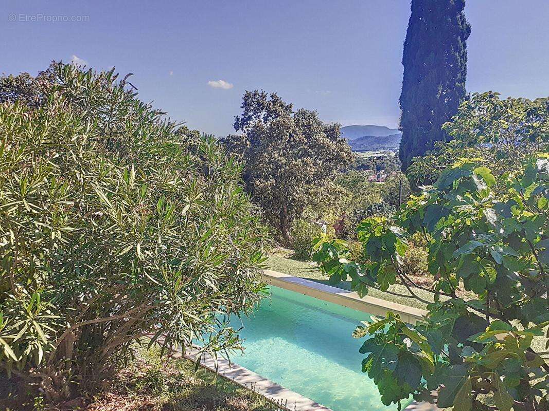 Maison à LA ROQUEBRUSSANNE