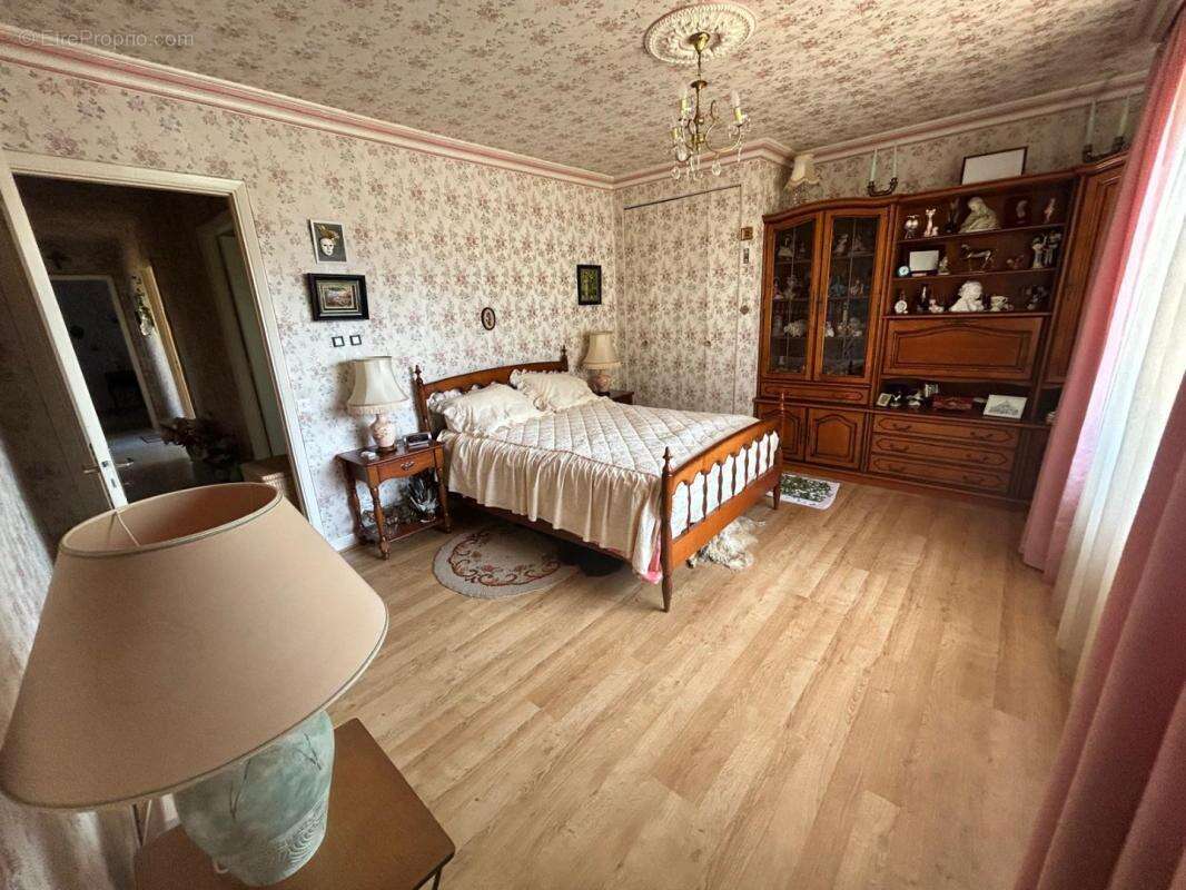 Maison 5 pièces / 135 m² / 169 000 EUR / PONT-DE-LARN - photo 9